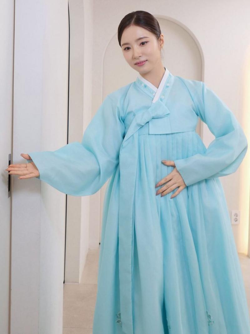 신세경 한복
