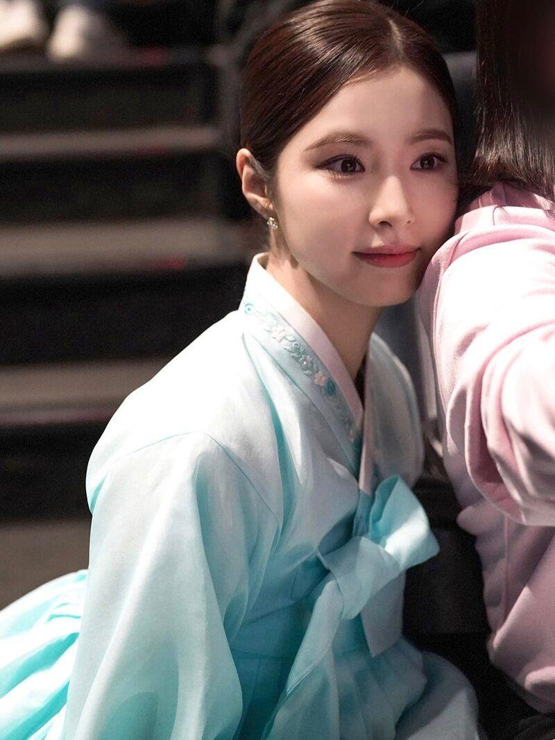 한복입은 신세경.jpg