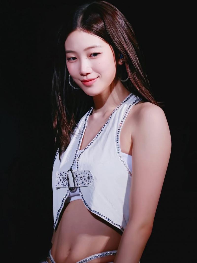 LE SSERAFIM (르세라핌) 카즈하