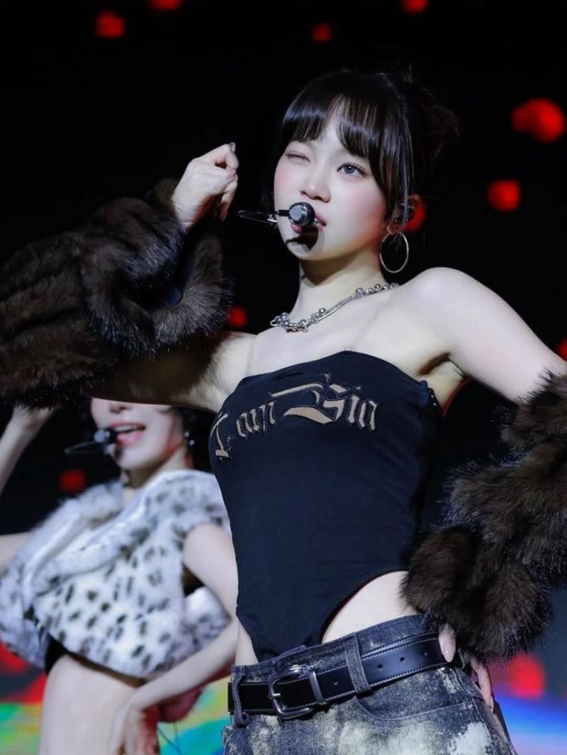 LE SSERAFIM (르세라핌) 김채원