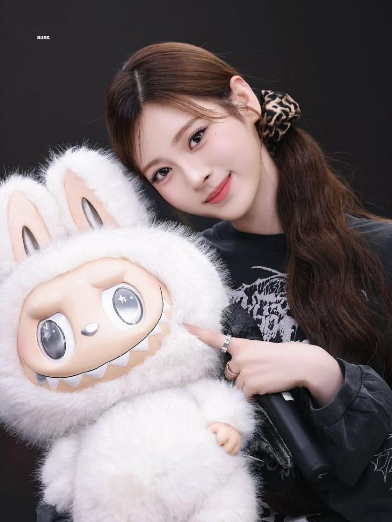 MEOVV (미야오) 안나