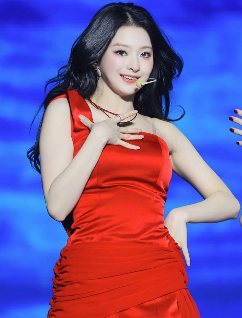 프로미스나인 (fromis_9) 이나경