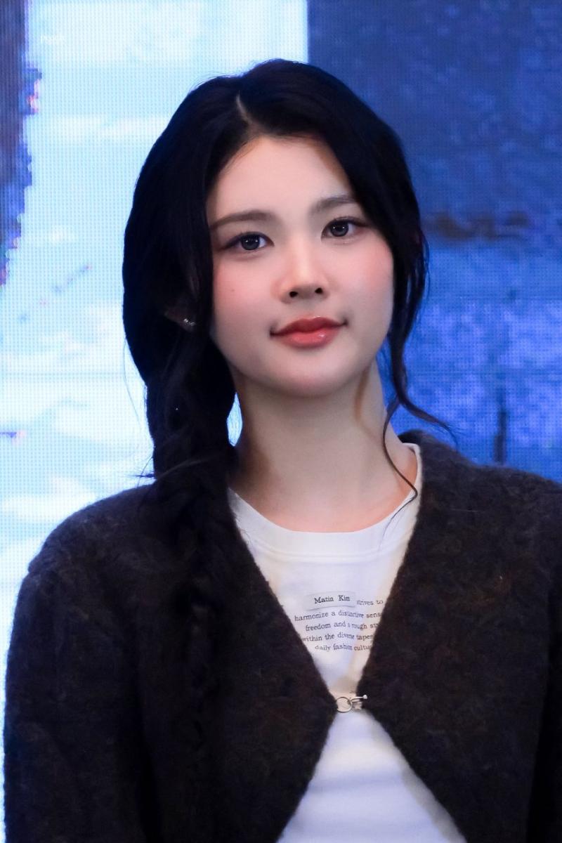 하츠투하츠 에이나
