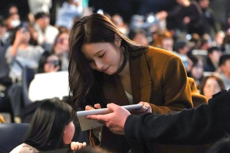 신세경