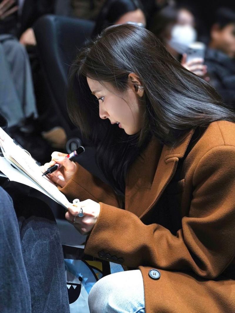 신세경