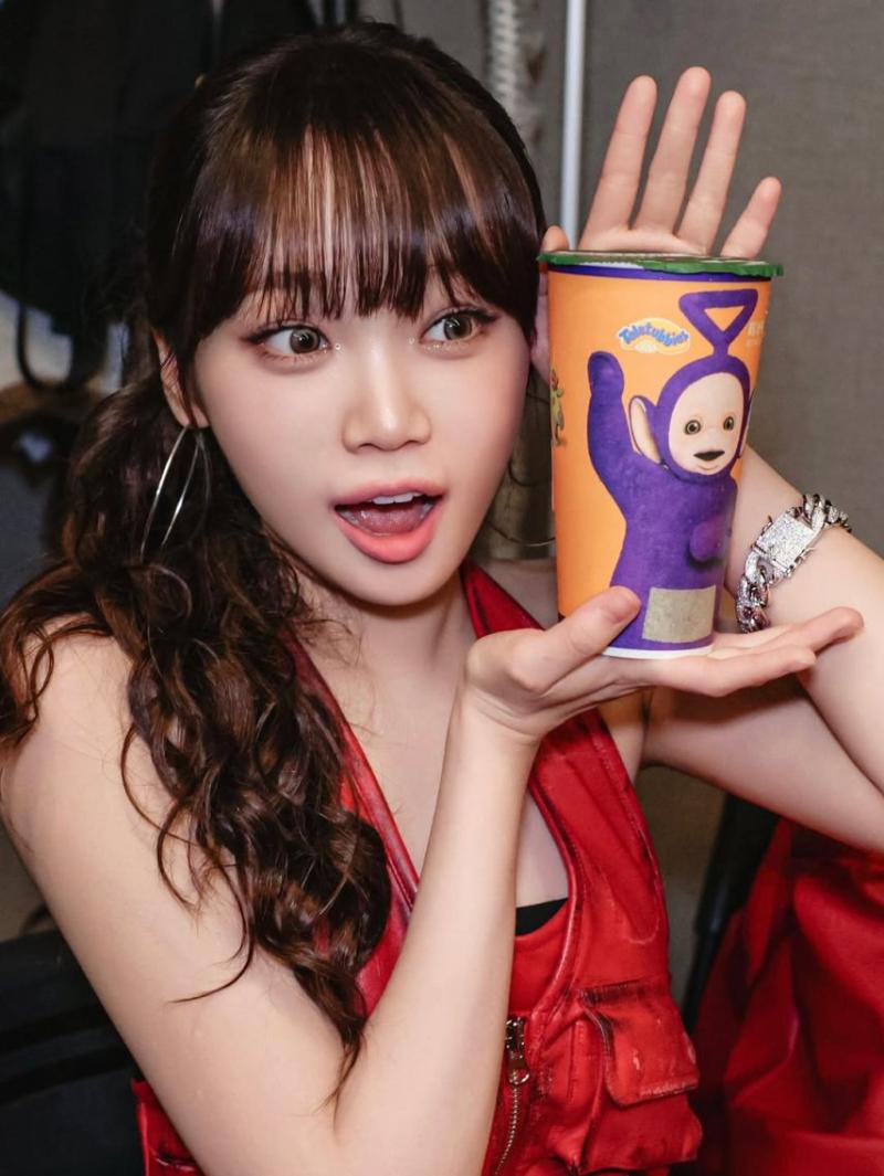 LE SSERAFIM (르세라핌) 김채원