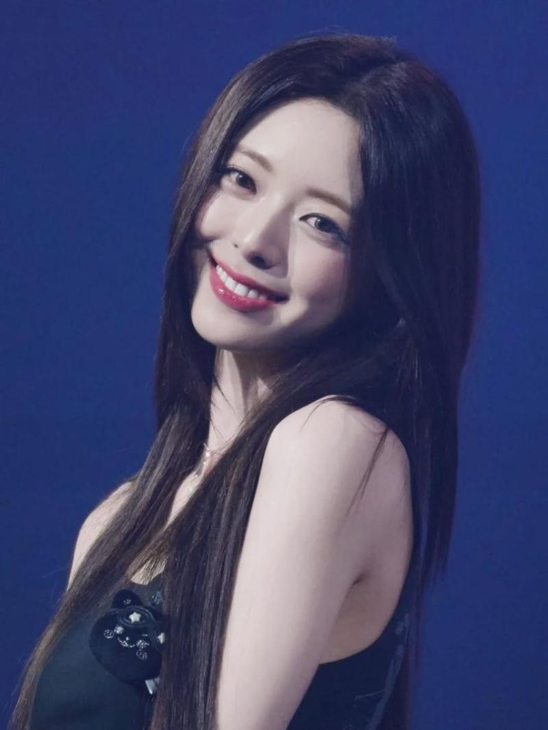 ITZY (있지) 유나