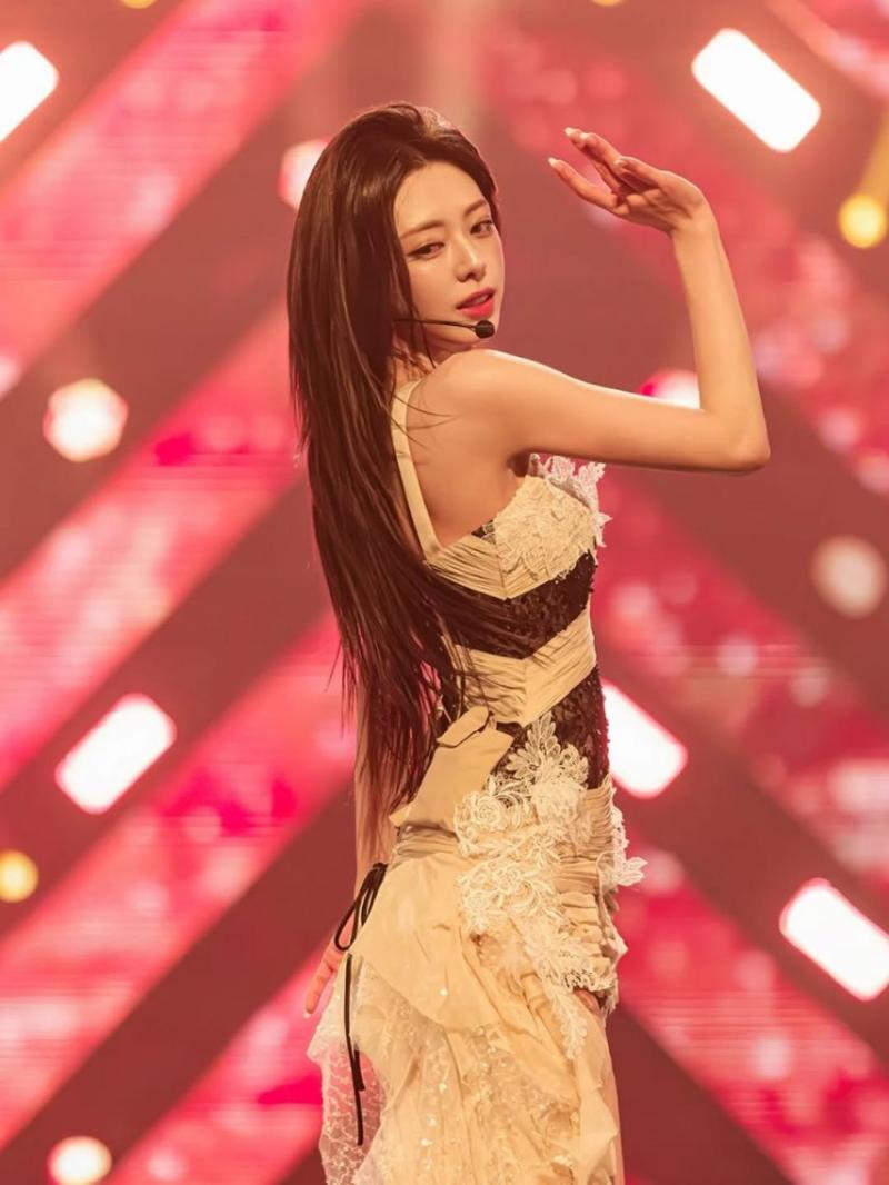 ITZY (있지) 유나
