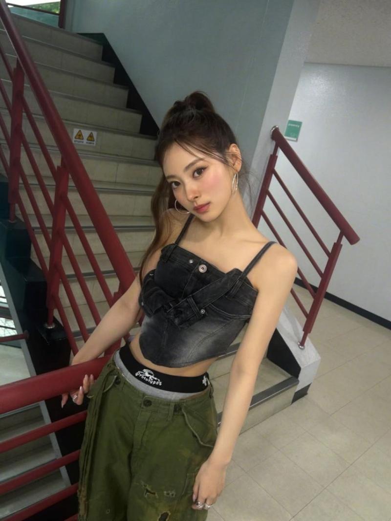 MEOVV (미야오) 안나
