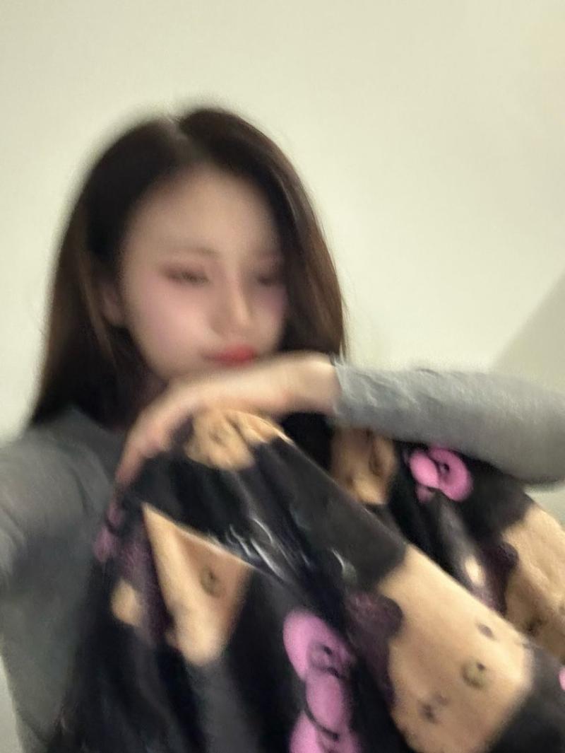 엄지 VIVIZ비비지 인별