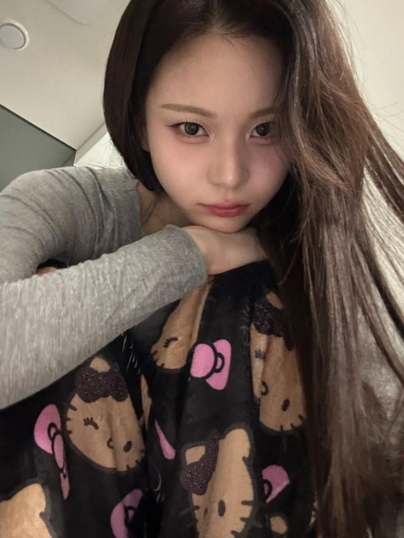 엄지 VIVIZ비비지 인별