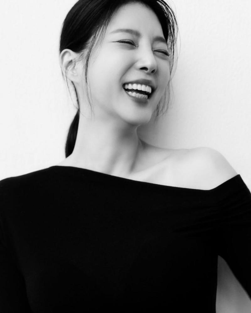 엄현경 SNS
