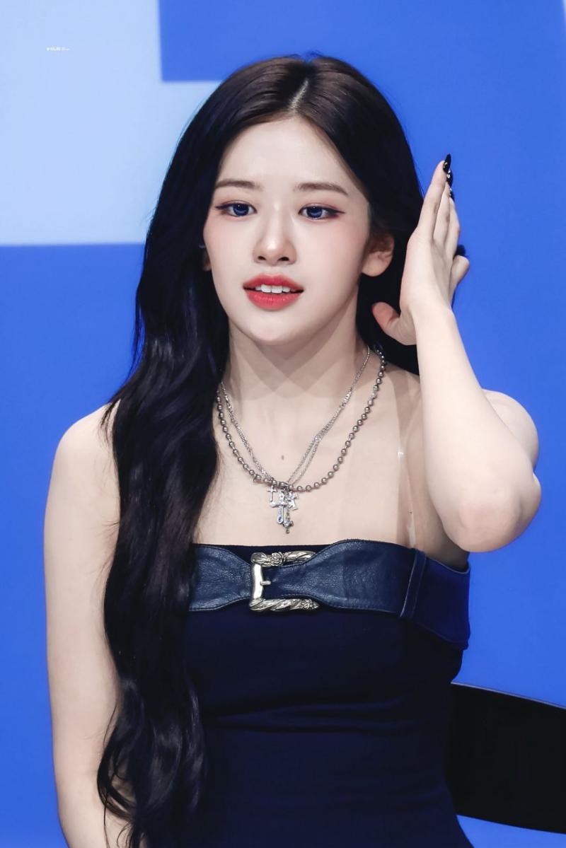 오늘 쇼케이스 아이브 안유진
