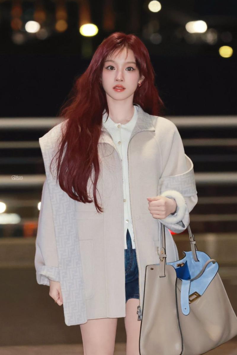 아이들 우기 출국