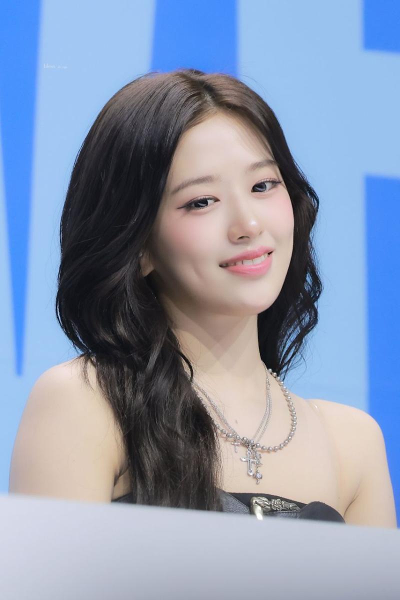 아이브 안유진