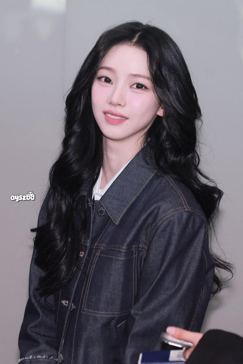 오늘자 밀라노로 출국하는 에스파 카리나