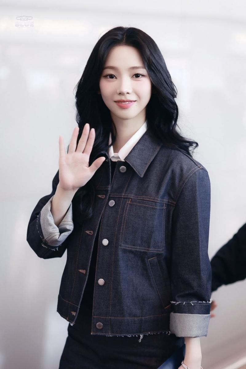 오늘자 밀라노로 출국하는 에스파 카리나