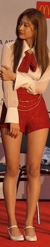 김민주 각선미
