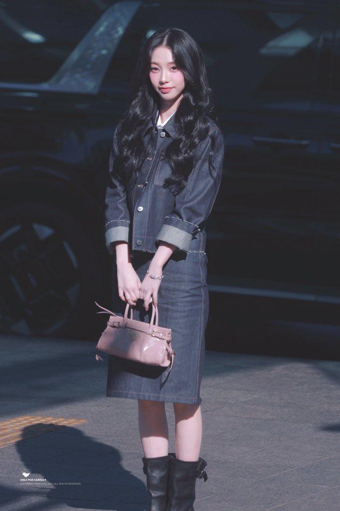 에스파 카리나 밀라노로 출국