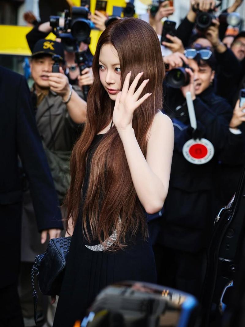LE SSERAFIM (르세라핌) 홍은채