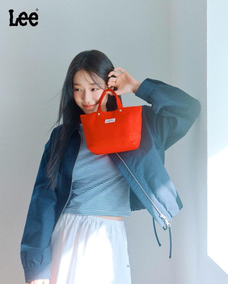 노윤서 Lee리