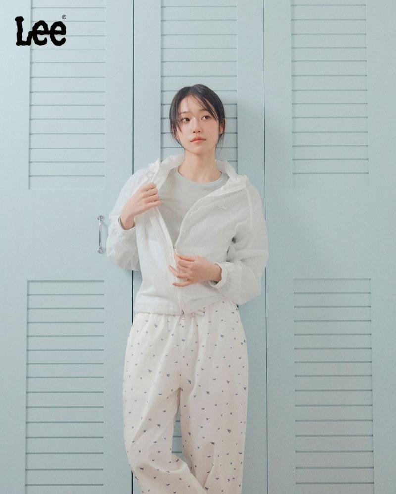 노윤서 Lee리