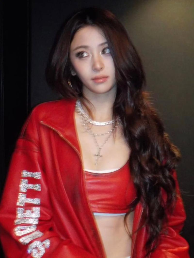 르세라핌 허윤진