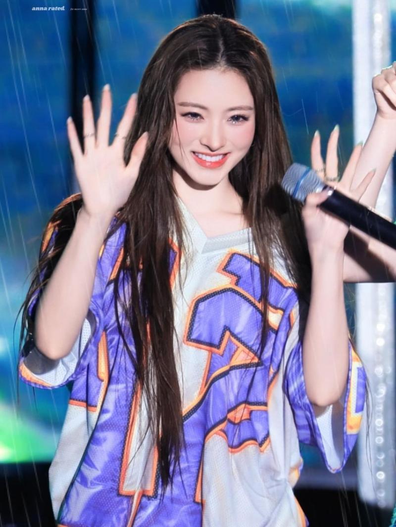 MEOVV (미야오) 안나