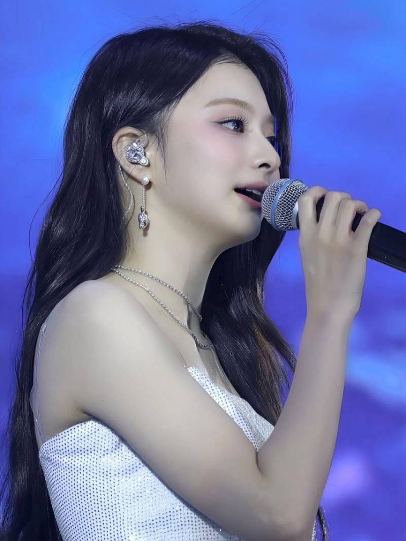 프로미스나인 (fromis_9) 이나경