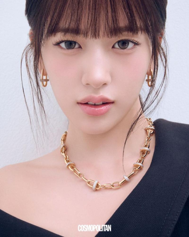 아이브 안유진 코스모폴리탄