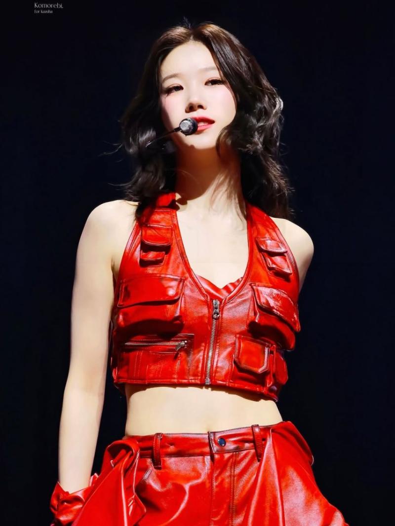 LE SSERAFIM (르세라핌) 카즈하