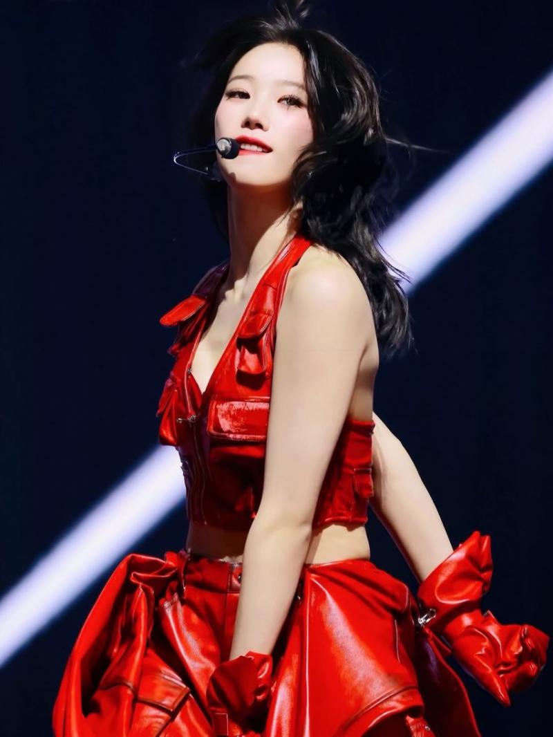 LE SSERAFIM (르세라핌) 카즈하