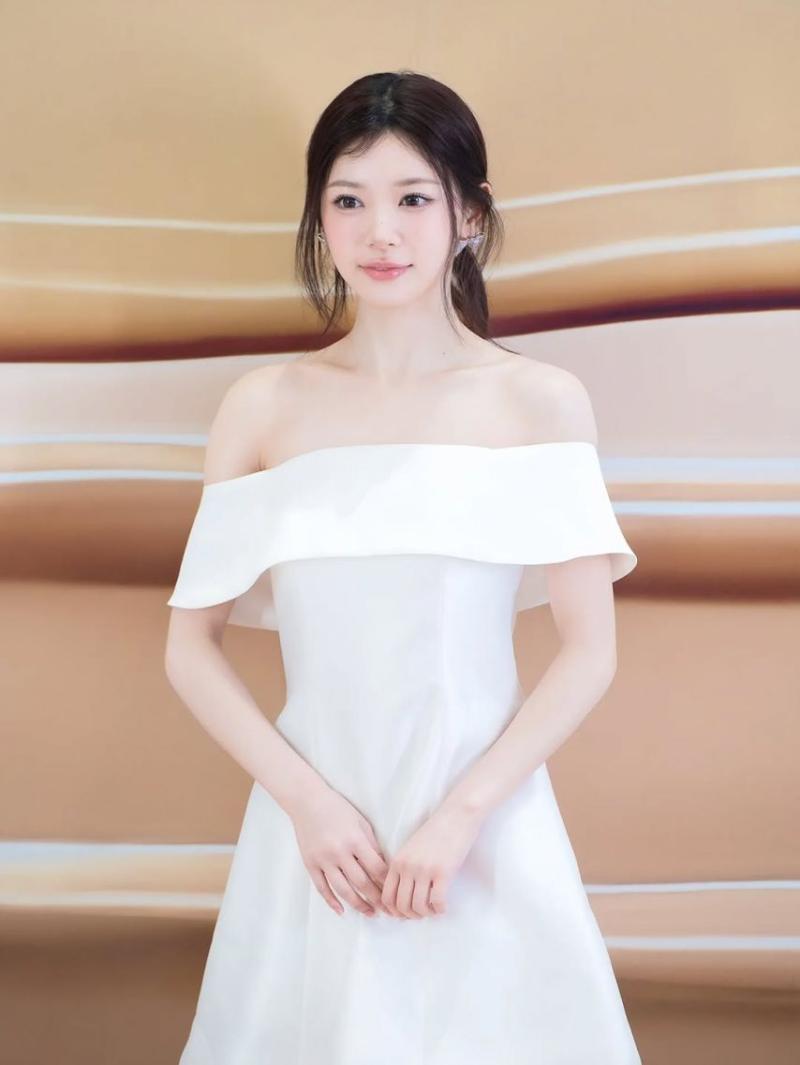 아일릿 (ILLIT) 모카