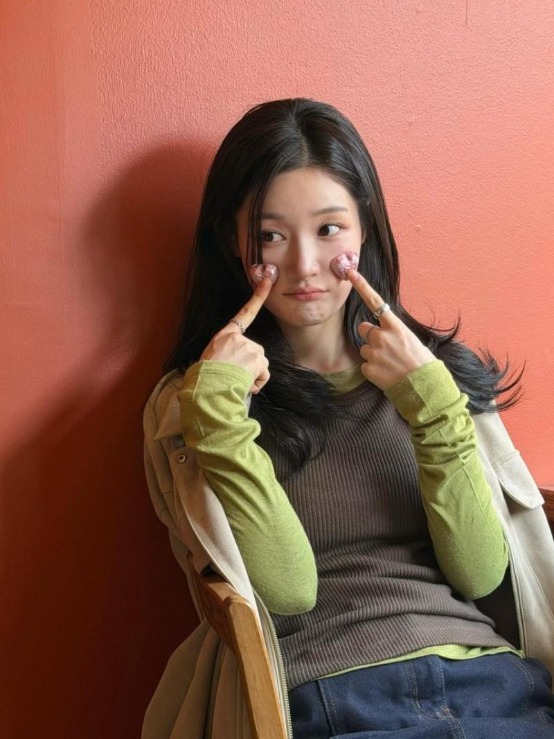 정채연