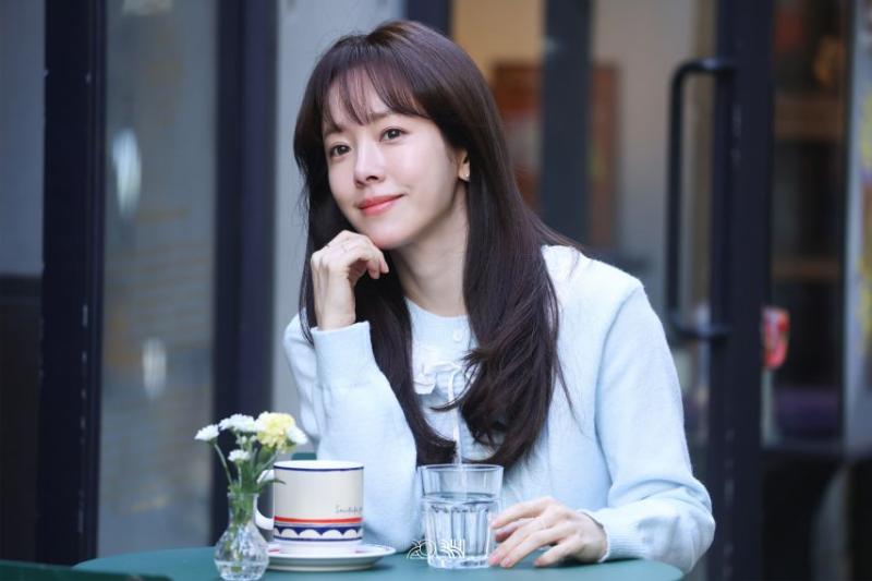 한지민 박성훈 미혼남녀의효율적만남 포스터촬영 비하인드