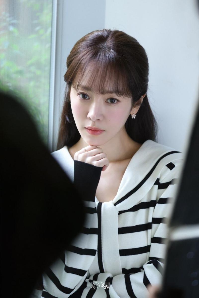 한지민 박성훈 미혼남녀의효율적만남 포스터촬영 비하인드
