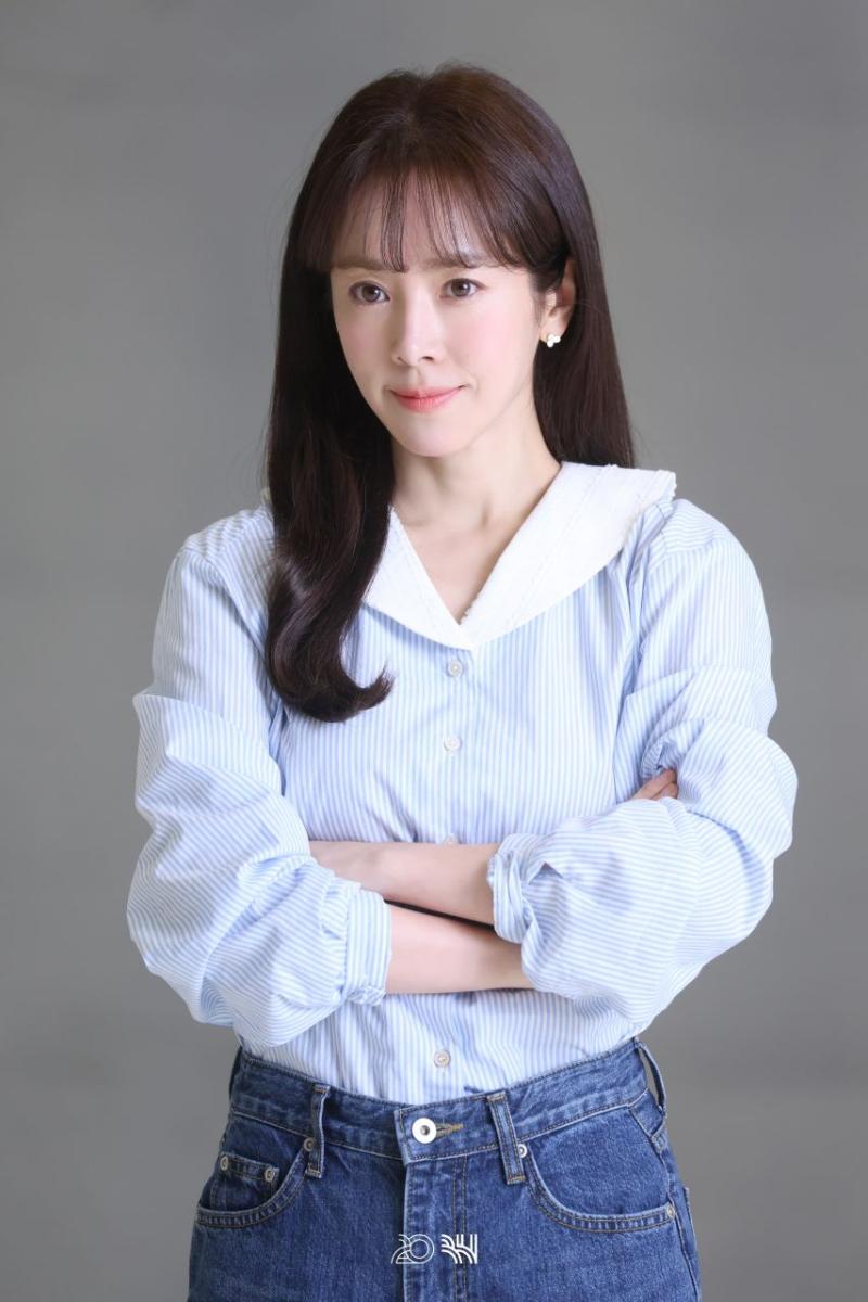 한지민 박성훈 미혼남녀의효율적만남 포스터촬영 비하인드