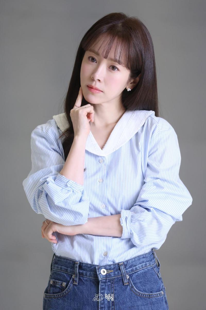 한지민 박성훈 미혼남녀의효율적만남 포스터촬영 비하인드