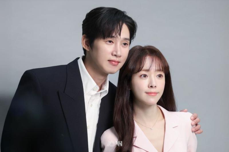 한지민 박성훈 미혼남녀의효율적만남 포스터촬영 비하인드