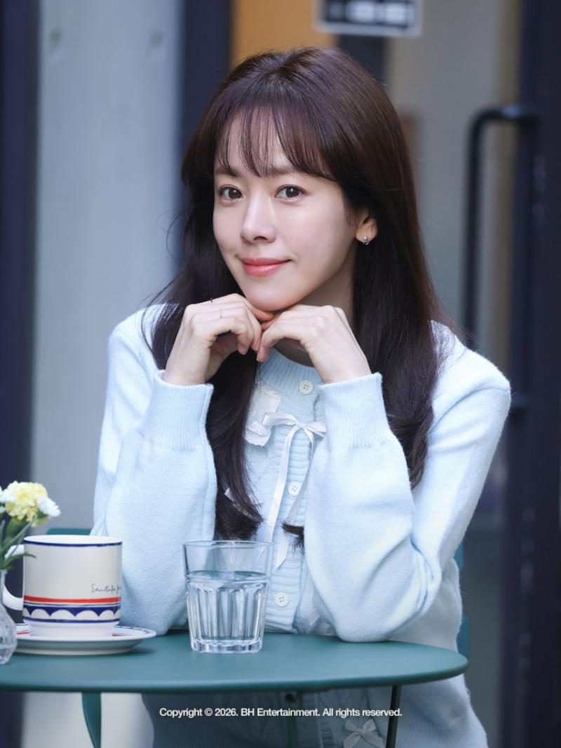 한지민 박성훈 미혼남녀의효율적만남 포스터촬영 비하인드