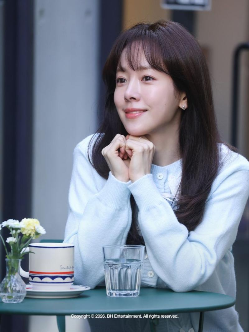 한지민 박성훈 미혼남녀의효율적만남 포스터촬영 비하인드