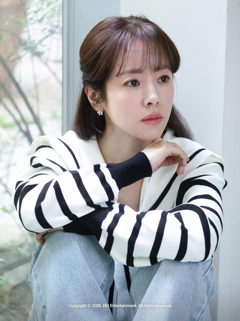 한지민 박성훈 미혼남녀의효율적만남 포스터촬영 비하인드