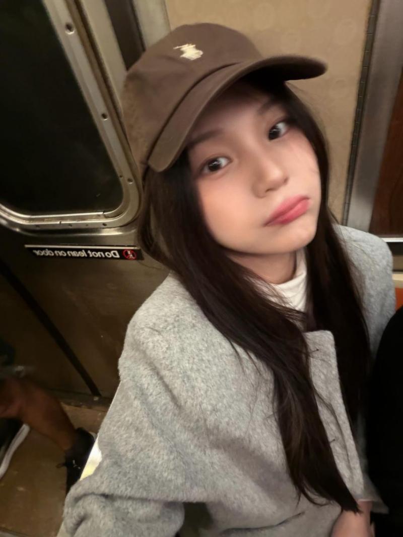 엄지 VIVIZ비비지 인별