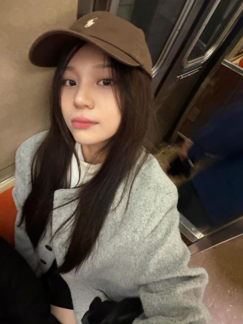 엄지 VIVIZ비비지 인별