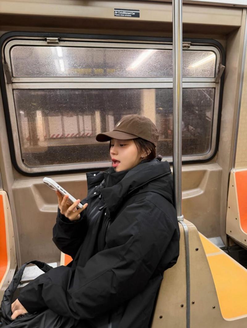엄지 VIVIZ비비지 인별