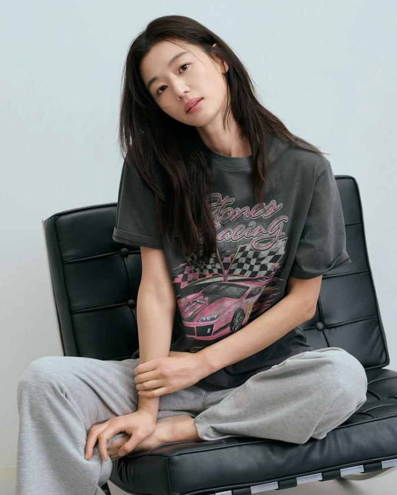 탑텐 2026 새로운 앰버서더 배우 전지현.JPG