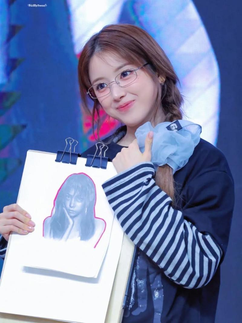 NMIXX (엔믹스) 지우