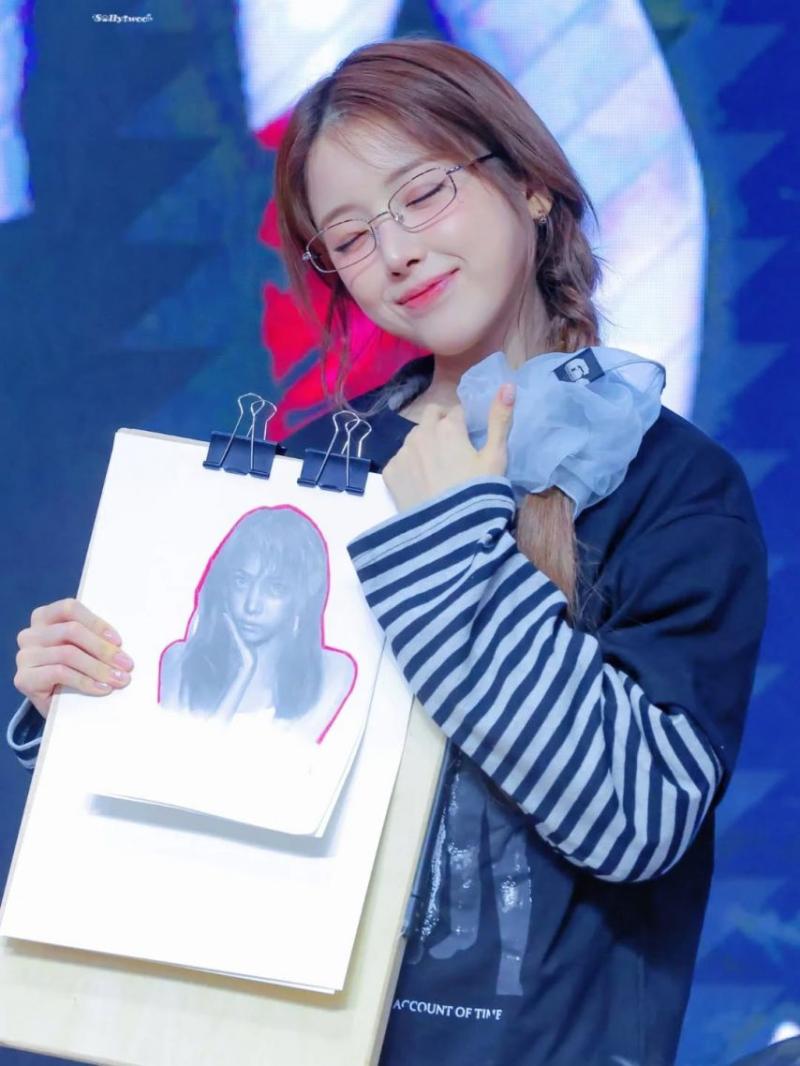 NMIXX (엔믹스) 지우