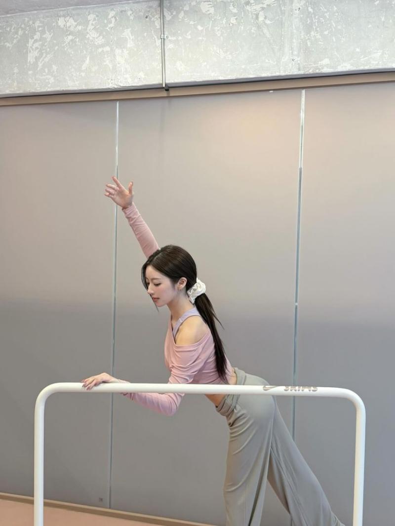 홍지윤 김설현 인별