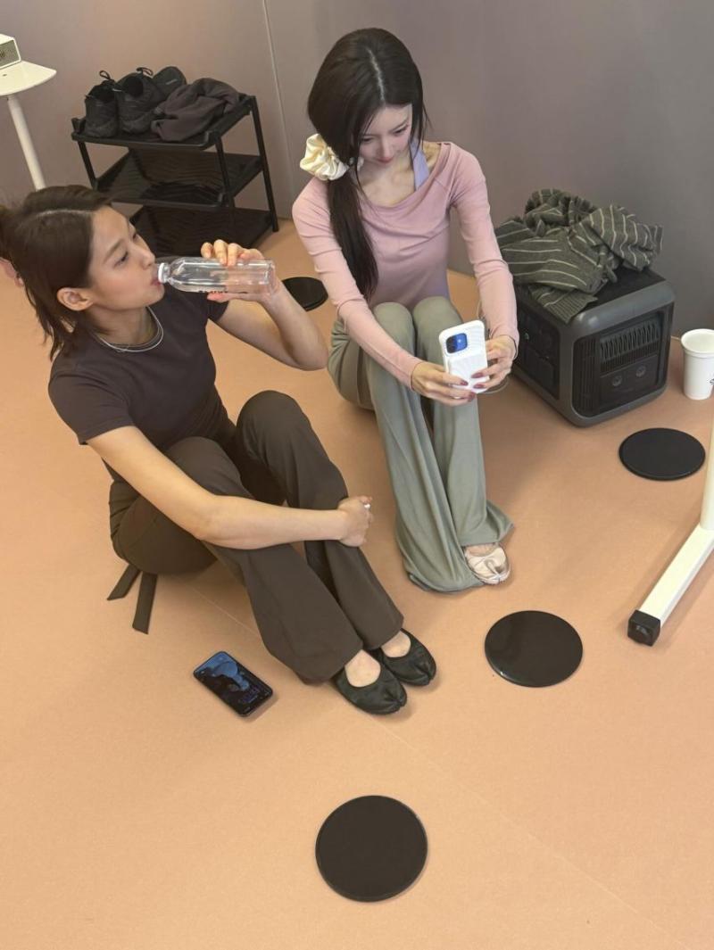 홍지윤 김설현 인별